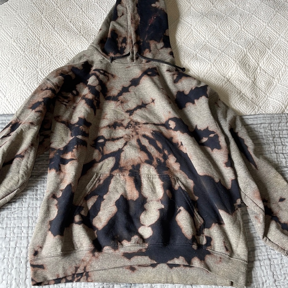 tie-dye hoodie